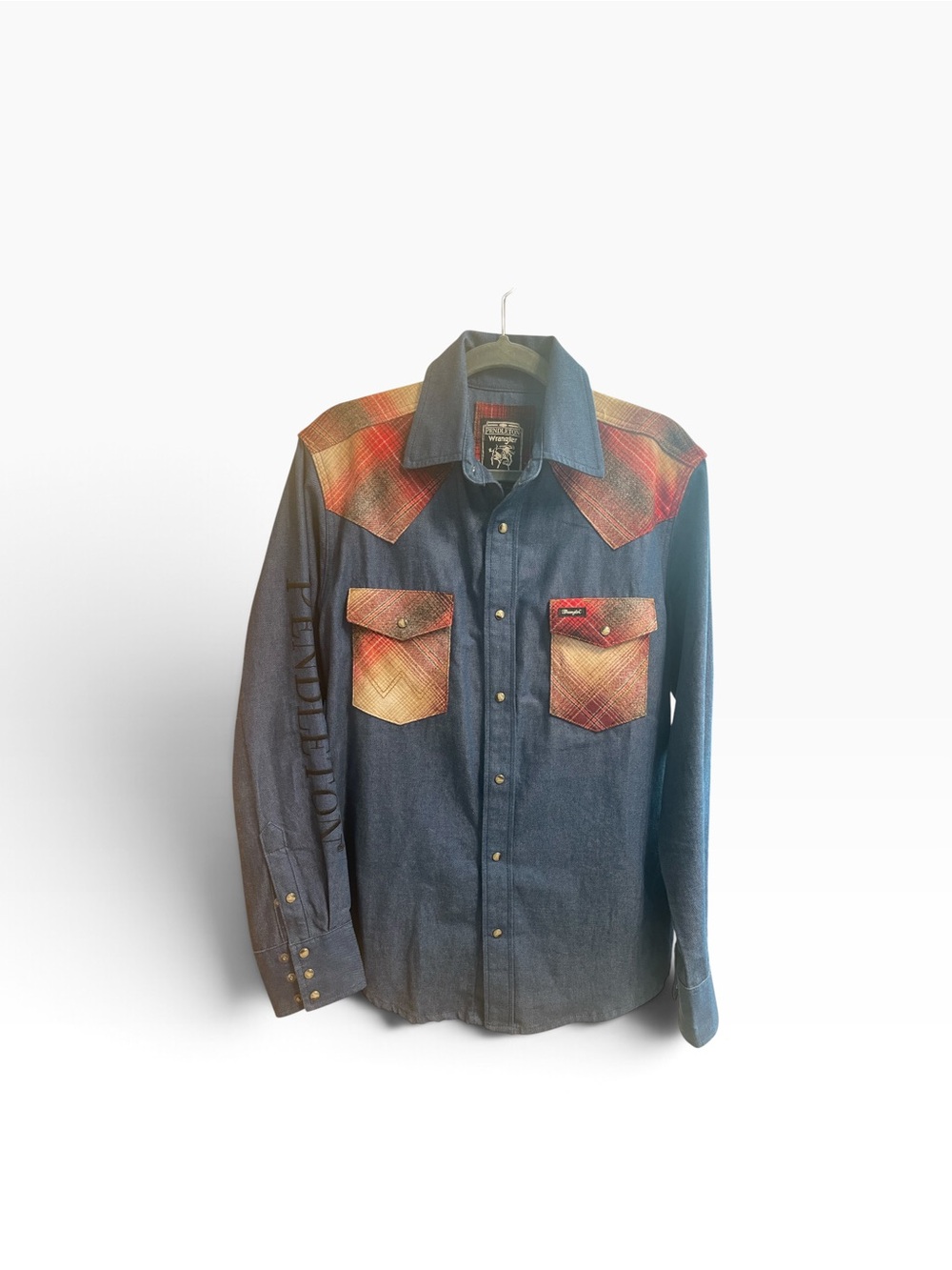 Pendleton Wrangler Western Plaid Denim Shirt Size Medium Like New